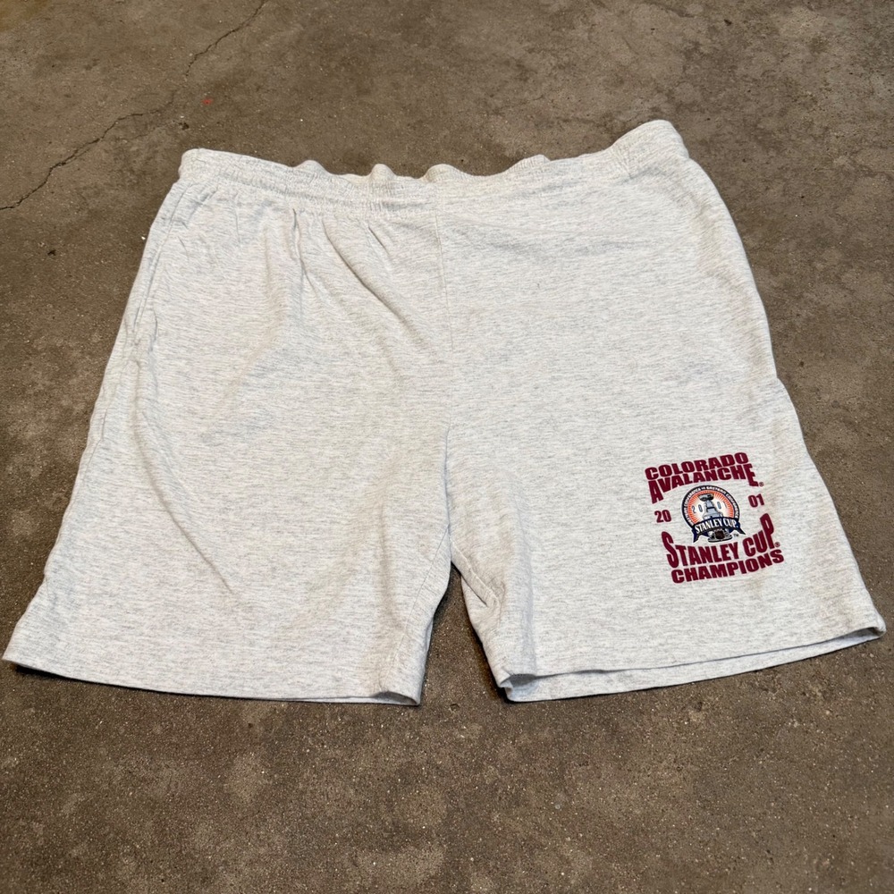 True Fan Shorts Men Large Gray Colorado Avalanche 2001 Stanley Cup Champions NHL